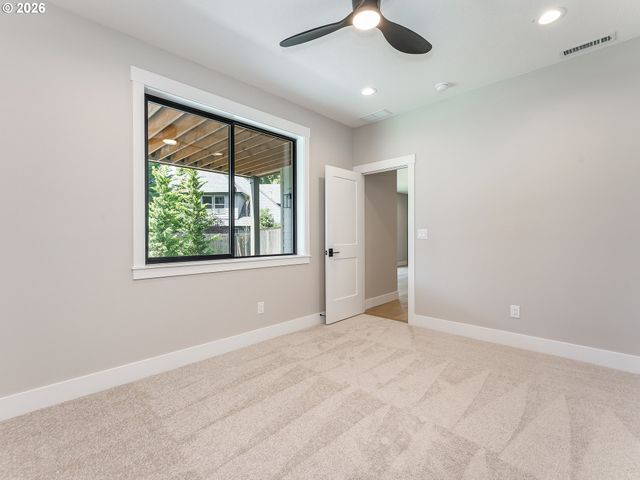 15012 Nw 13TH Ave, Vancouver, WA 98685