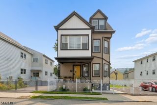 83 Nagle St, Paterson City, NJ 07501