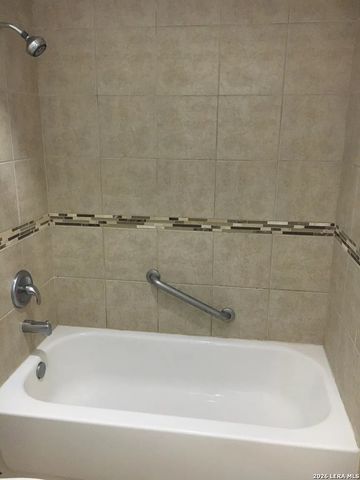 8702 Village Dr, San Antonio, TX 78217