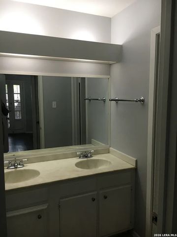 8702 Village Dr, San Antonio, TX 78217
