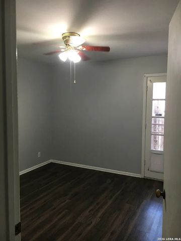 8702 Village Dr, San Antonio, TX 78217