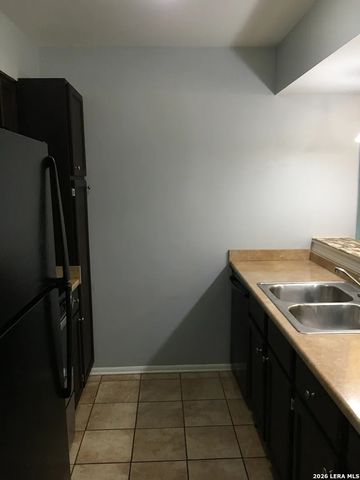 8702 Village Dr, San Antonio, TX 78217