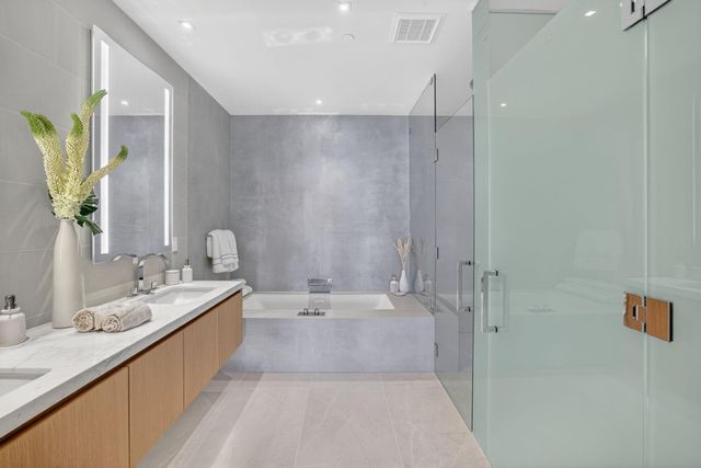 2311 SE 17th St 204, Fort Lauderdale, FL 33316