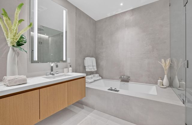 2311 SE 17th St 204, Fort Lauderdale, FL 33316