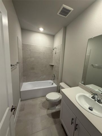 6632 VALLEY LAKE Lane, Crowley, TX 76036