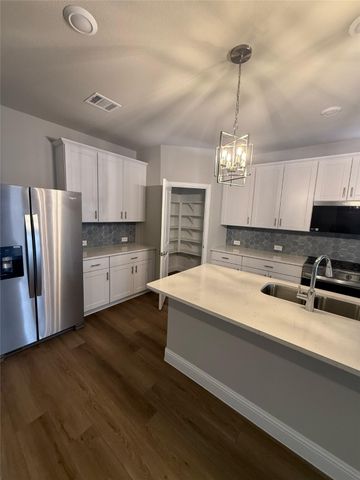 6632 VALLEY LAKE Lane, Crowley, TX 76036