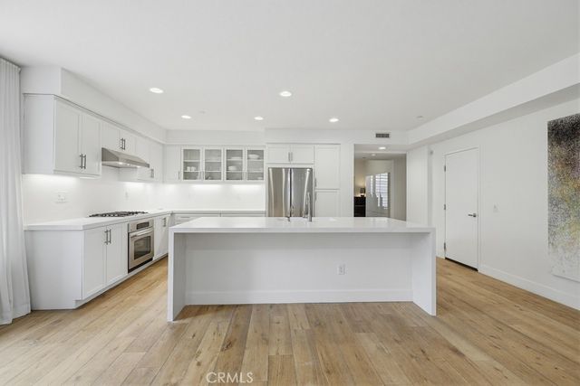 587 Rockefeller, Irvine, CA 92612