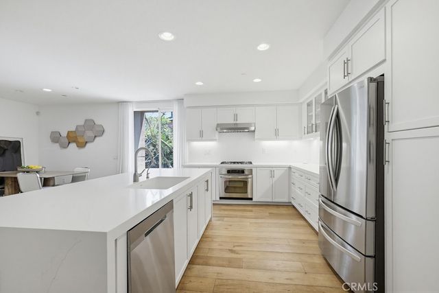587 Rockefeller, Irvine, CA 92612