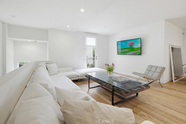 587 Rockefeller, Irvine, CA 92612
