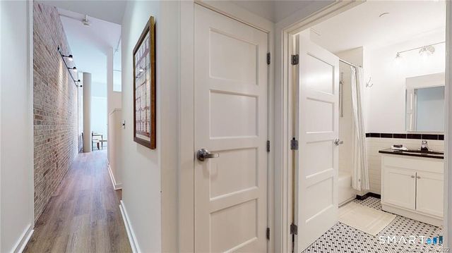 15 Dinah Street 303, West Hartford, CT 06107