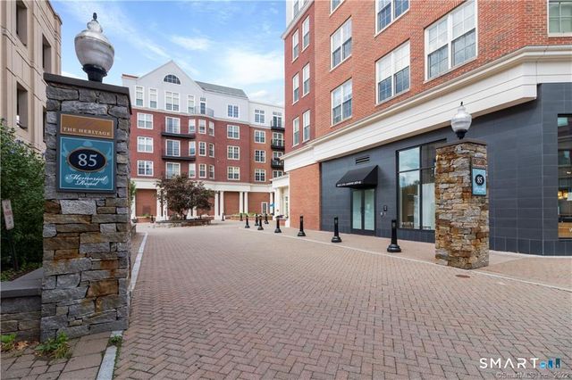 15 Dinah Street 303, West Hartford, CT 06107