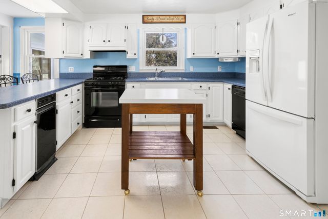 5 Sparkle Street, Enfield, CT 06082