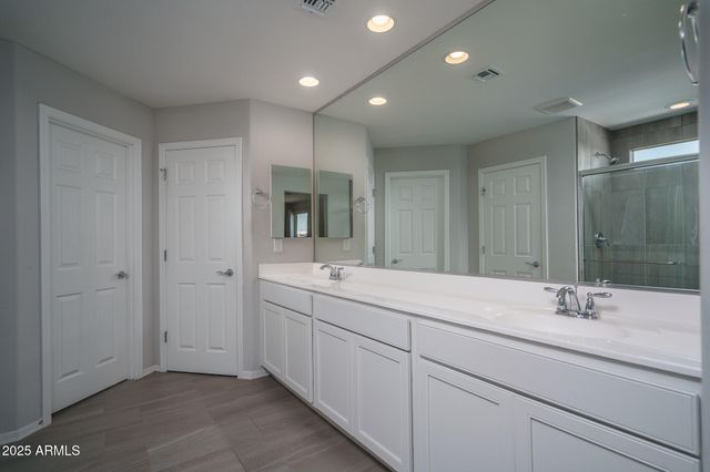 9046 W SAN MIGUEL Avenue, Glendale, AZ 85305