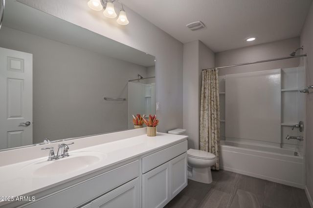 9046 W SAN MIGUEL Avenue, Glendale, AZ 85305