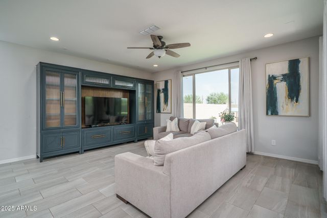 9046 W SAN MIGUEL Avenue, Glendale, AZ 85305