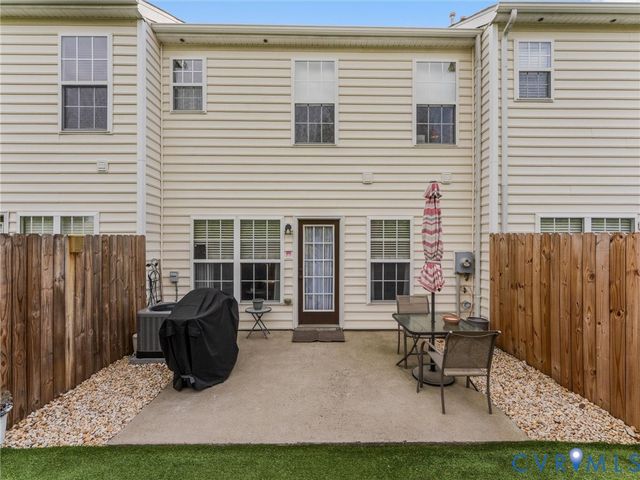 803 Sweet Tessa Dr, Ashland, VA 23005