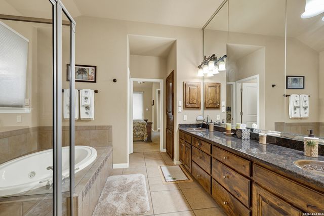 1525 W LAKESIDE DR, Canyon Lake, TX 78133