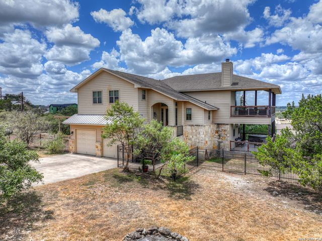 1525 W LAKESIDE DR, Canyon Lake, TX 78133