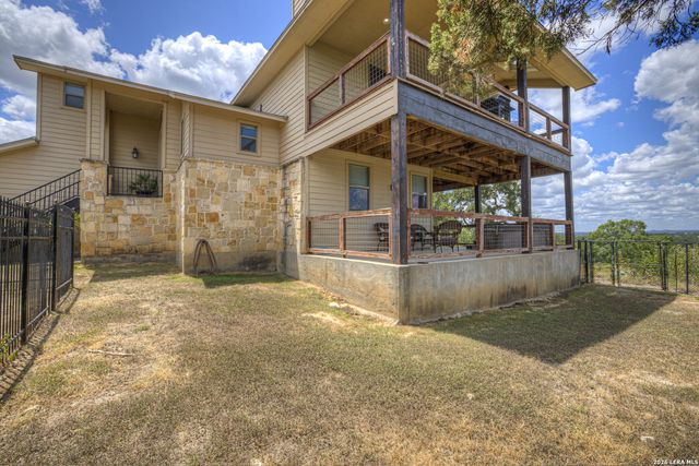 1525 W LAKESIDE DR, Canyon Lake, TX 78133