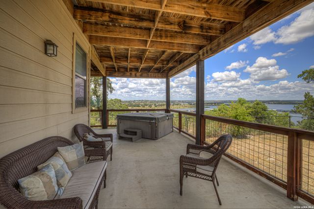 1525 W LAKESIDE DR, Canyon Lake, TX 78133