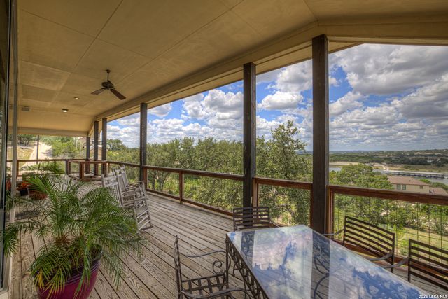 1525 W LAKESIDE DR, Canyon Lake, TX 78133