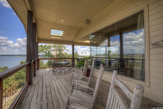 1525 W LAKESIDE DR, Canyon Lake, TX 78133