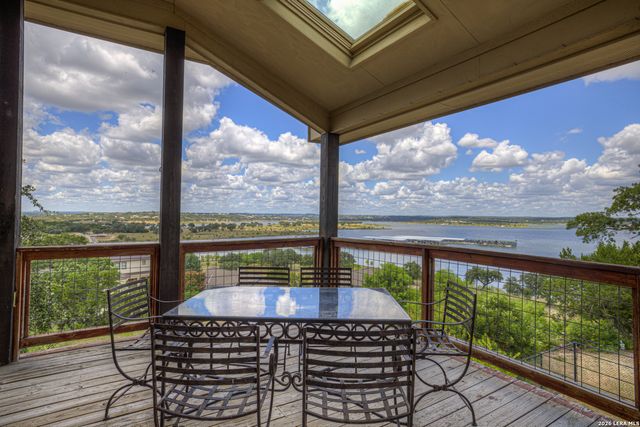 1525 W LAKESIDE DR, Canyon Lake, TX 78133