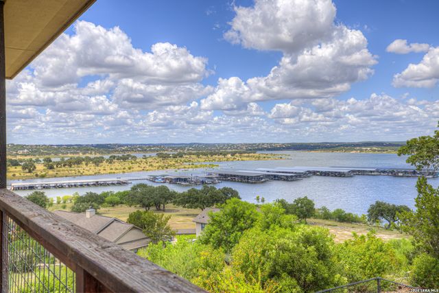 1525 W LAKESIDE DR, Canyon Lake, TX 78133