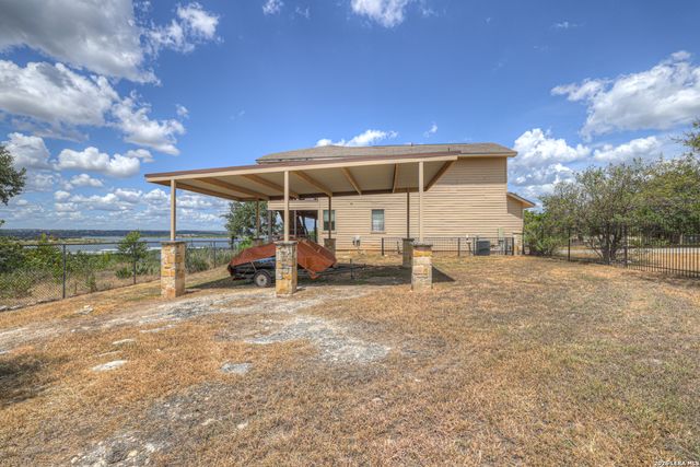 1525 W LAKESIDE DR, Canyon Lake, TX 78133