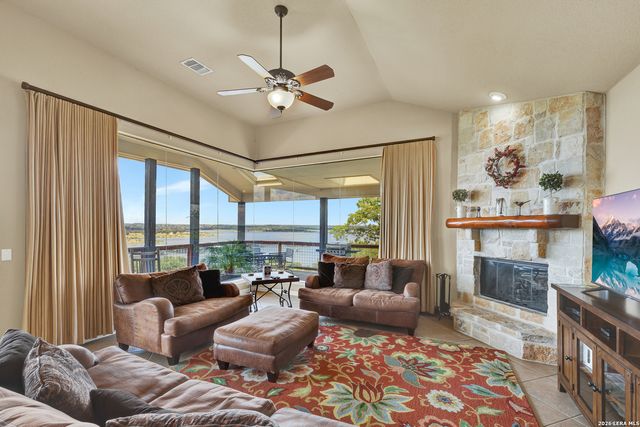 1525 W LAKESIDE DR, Canyon Lake, TX 78133
