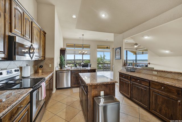 1525 W LAKESIDE DR, Canyon Lake, TX 78133