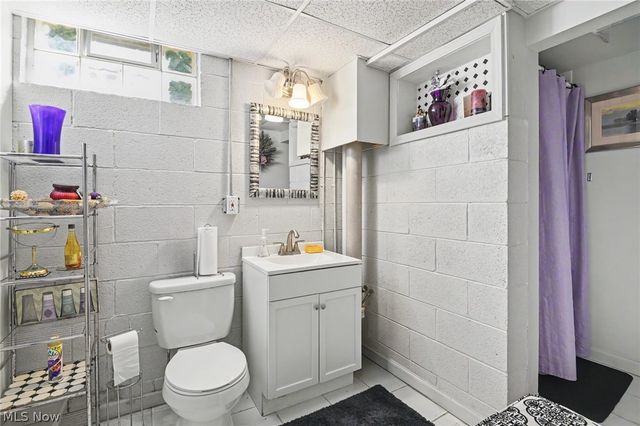 2441 Stocker Avenue, Youngstown, OH 44505