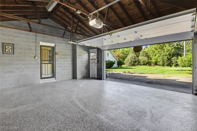 2441 Stocker Avenue, Youngstown, OH 44505