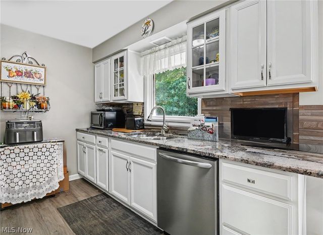 2441 Stocker Avenue, Youngstown, OH 44505