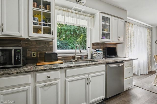 2441 Stocker Avenue, Youngstown, OH 44505