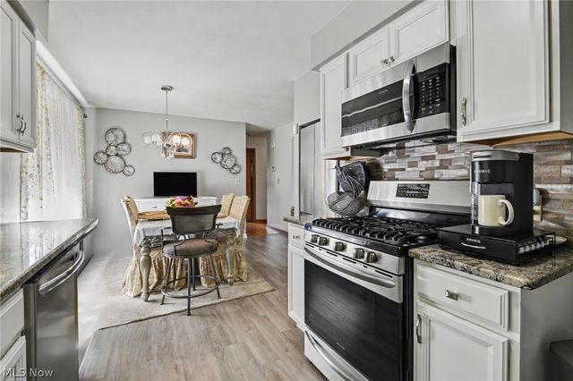 2441 Stocker Avenue, Youngstown, OH 44505