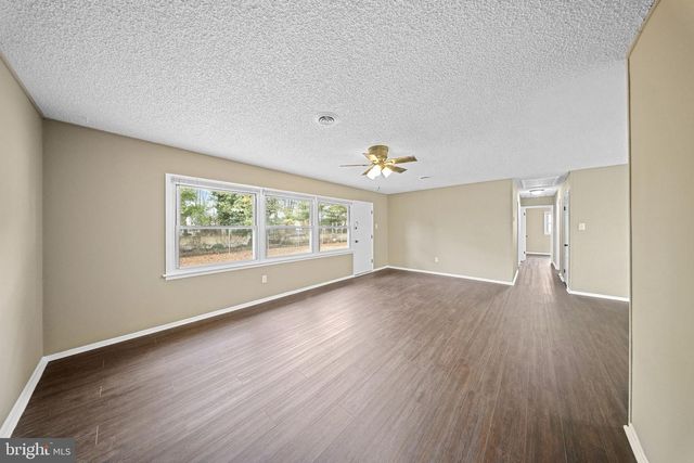 19 BELHURST LN, Willingboro, NJ 08046