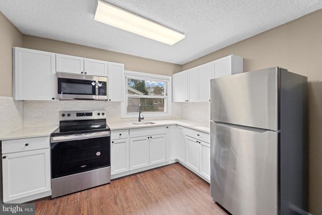 19 BELHURST LN, Willingboro, NJ 08046