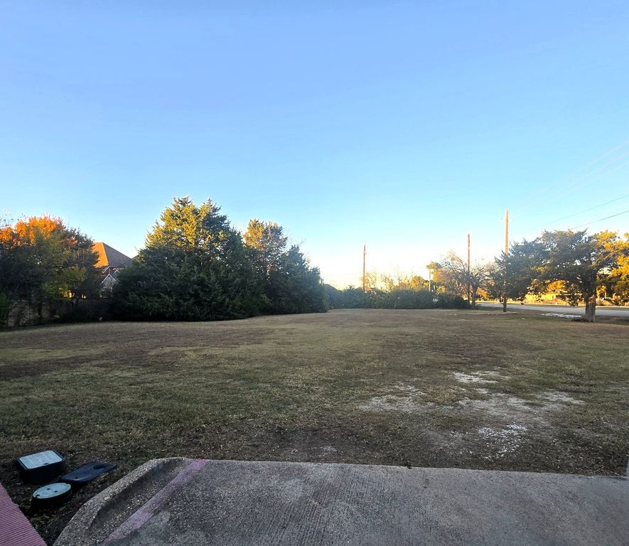 1700 N Westmoreland Road, Desoto, TX 75115