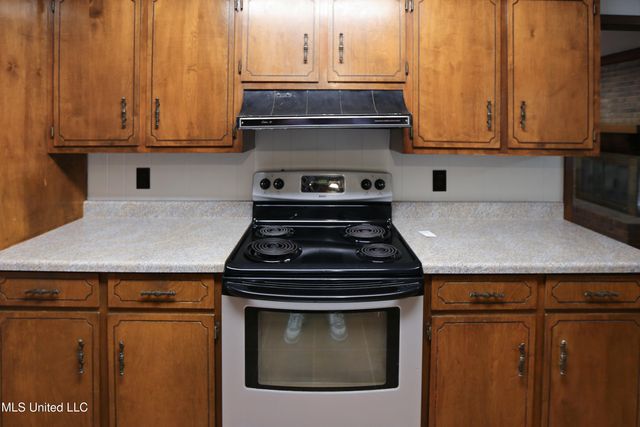 343 Swan Ridge Road, Jackson, MS 39212