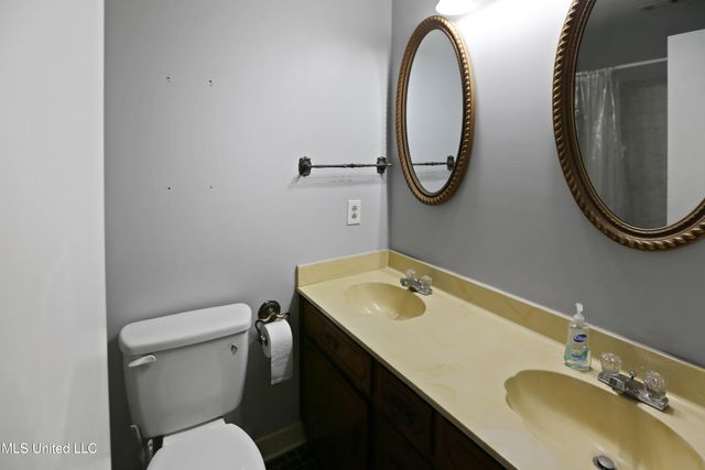 343 Swan Ridge Road, Jackson, MS 39212