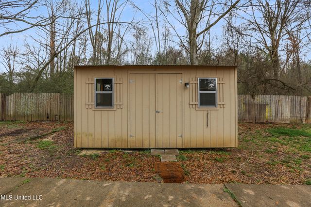 343 Swan Ridge Road, Jackson, MS 39212