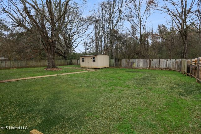 343 Swan Ridge Road, Jackson, MS 39212