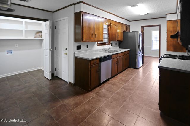 343 Swan Ridge Road, Jackson, MS 39212