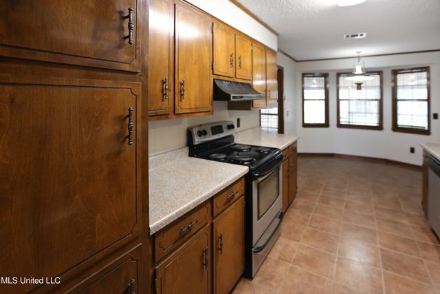 343 Swan Ridge Road, Jackson, MS 39212