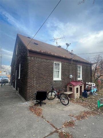 15571 White Avenue, Allen Park, MI 48101