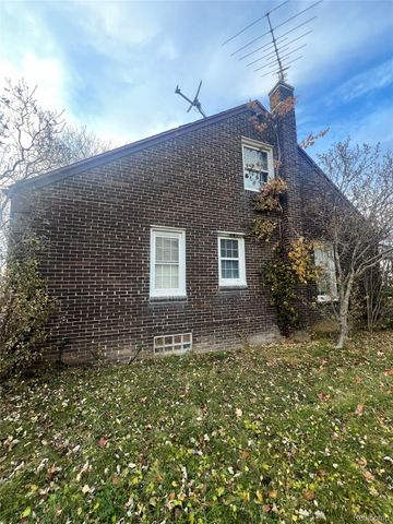 15571 White Avenue, Allen Park, MI 48101