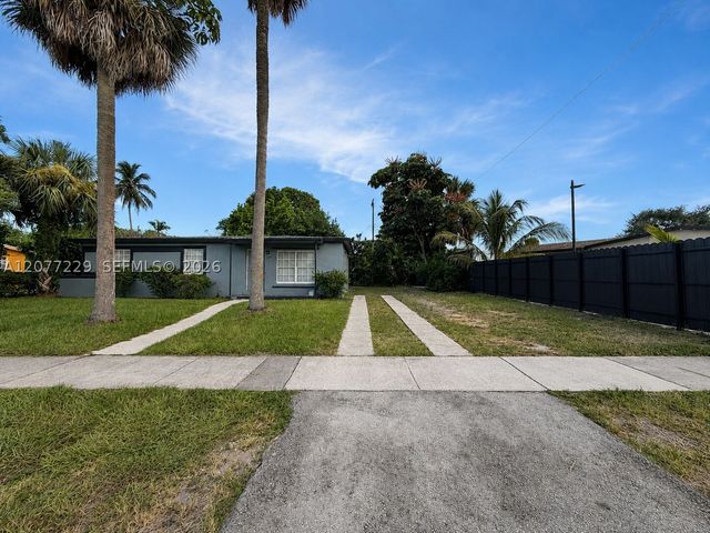 3380 NW 8th St, Lauderhill, FL 33311
