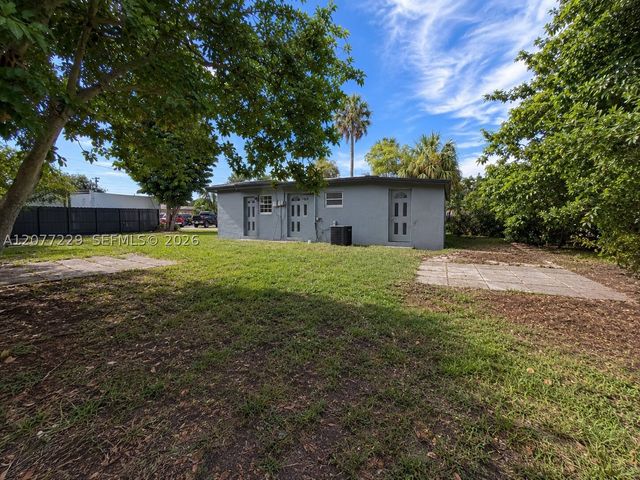 3380 NW 8th St, Lauderhill, FL 33311