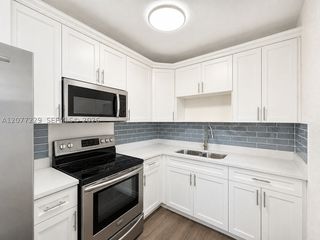 3380 NW 8th St, Lauderhill, FL 33311